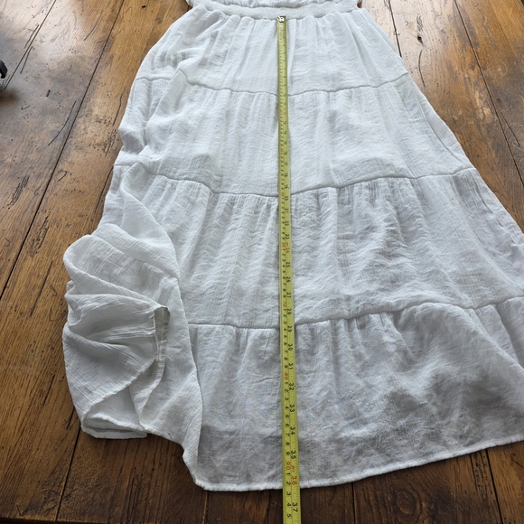 Fabulous White Cold-Shoulder Maxi Dress - Picture 6 of 8